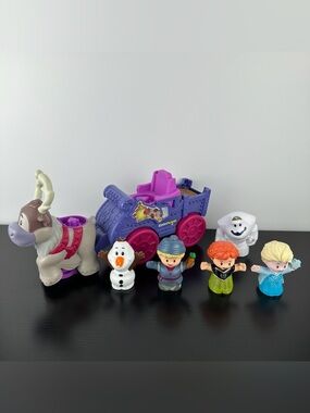 Fisher Price Little People Disney Frozen Sven Wagon Elsa Anna Olaf Figurines